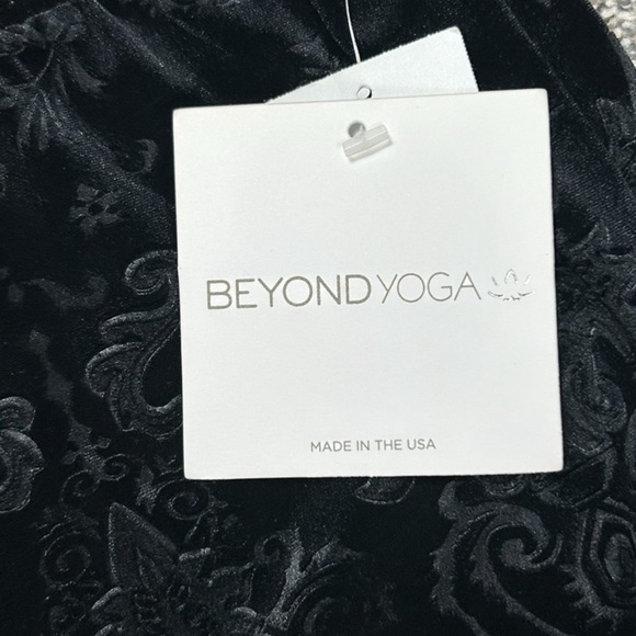 Beyond Yoga Best Dress Pant in Black Textured Velvet Wide Leg Flare Size XS NWT - Picture 6 of 11